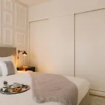 Apartment 2bdr With Balcony By Lovelystay