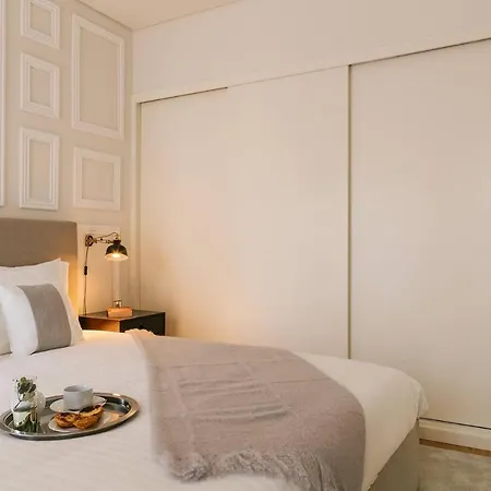 Apartment 2bdr With Balcony By Lovelystay
