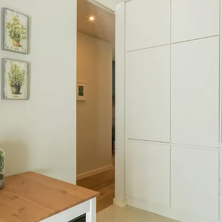 2bdr With Balcony By Lovelystay Appartement *