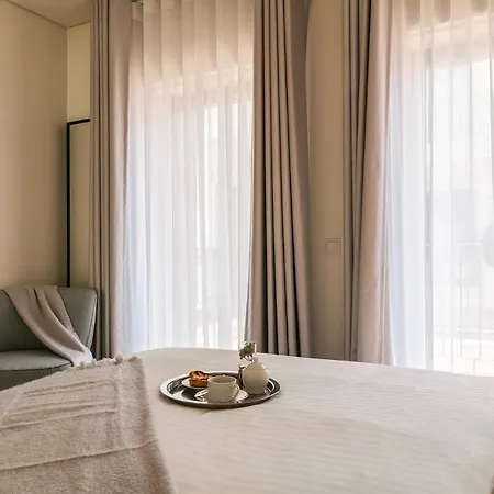 2bdr With Balcony By Lovelystay