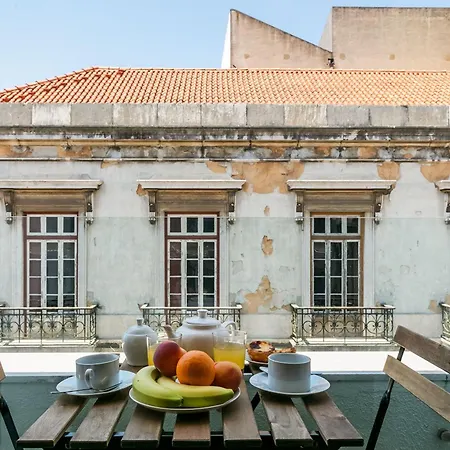 2bdr With Balcony By Lovelystay شقة Lisboa